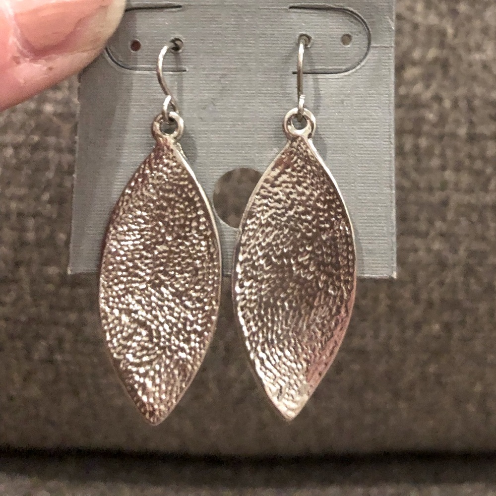 💕3/$19💕 Laila Rowe Silver Twist Earrings